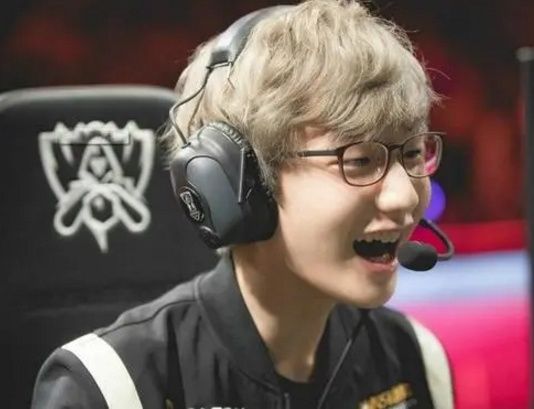 更是一位智 更是一位智