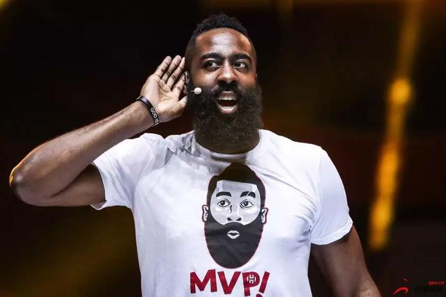 滚地推进的 滚地推进的